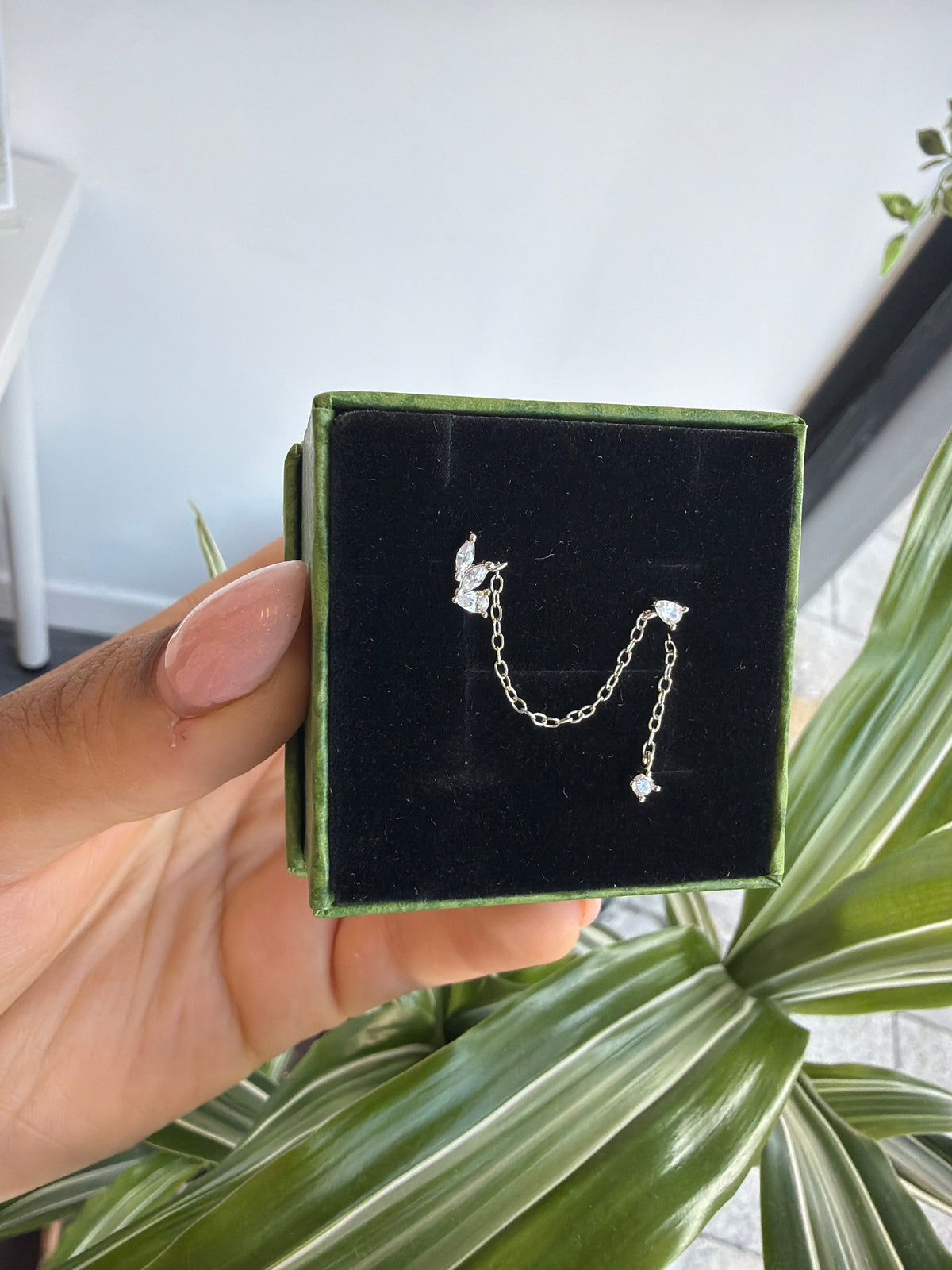 Triple stud chain silver