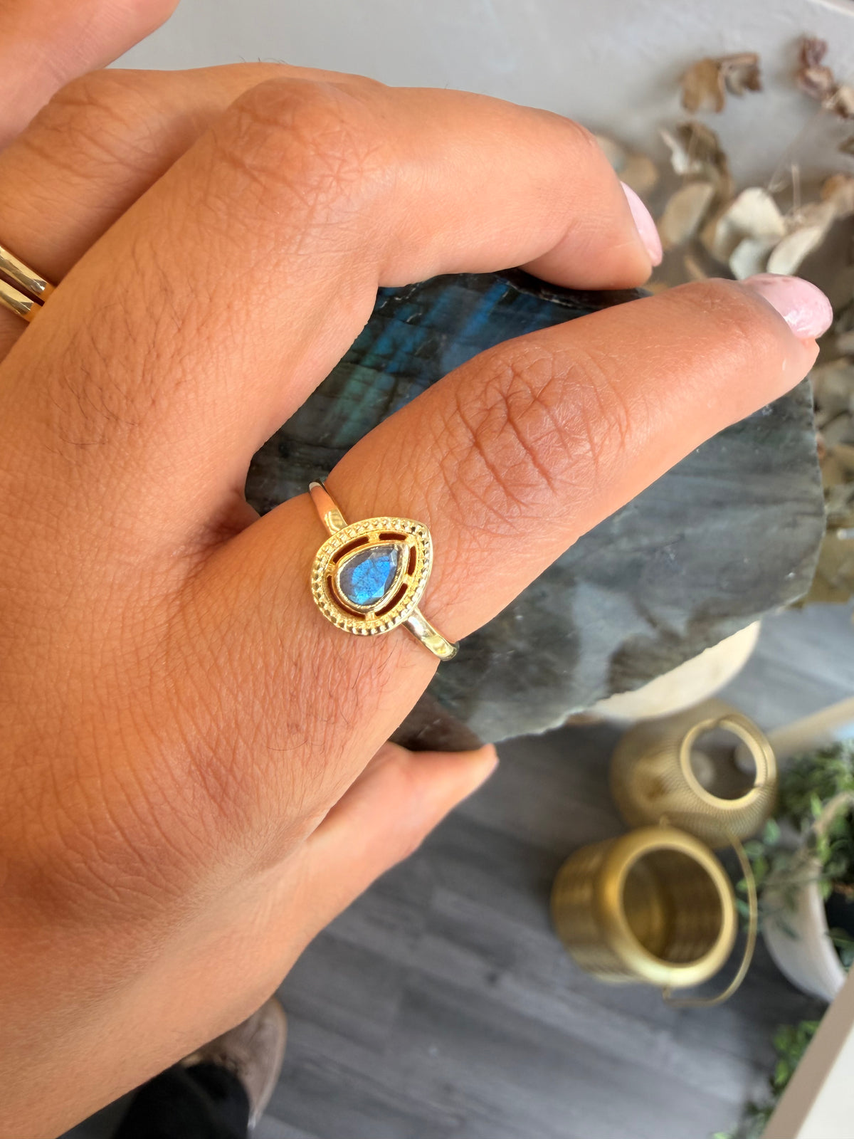 Labradorite pear detailed ring