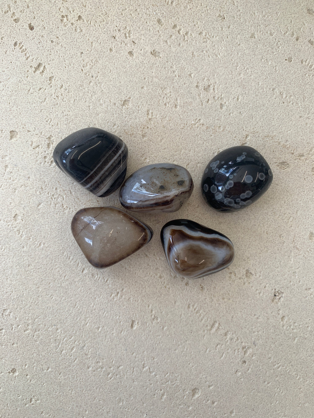 Black banded agate tumble