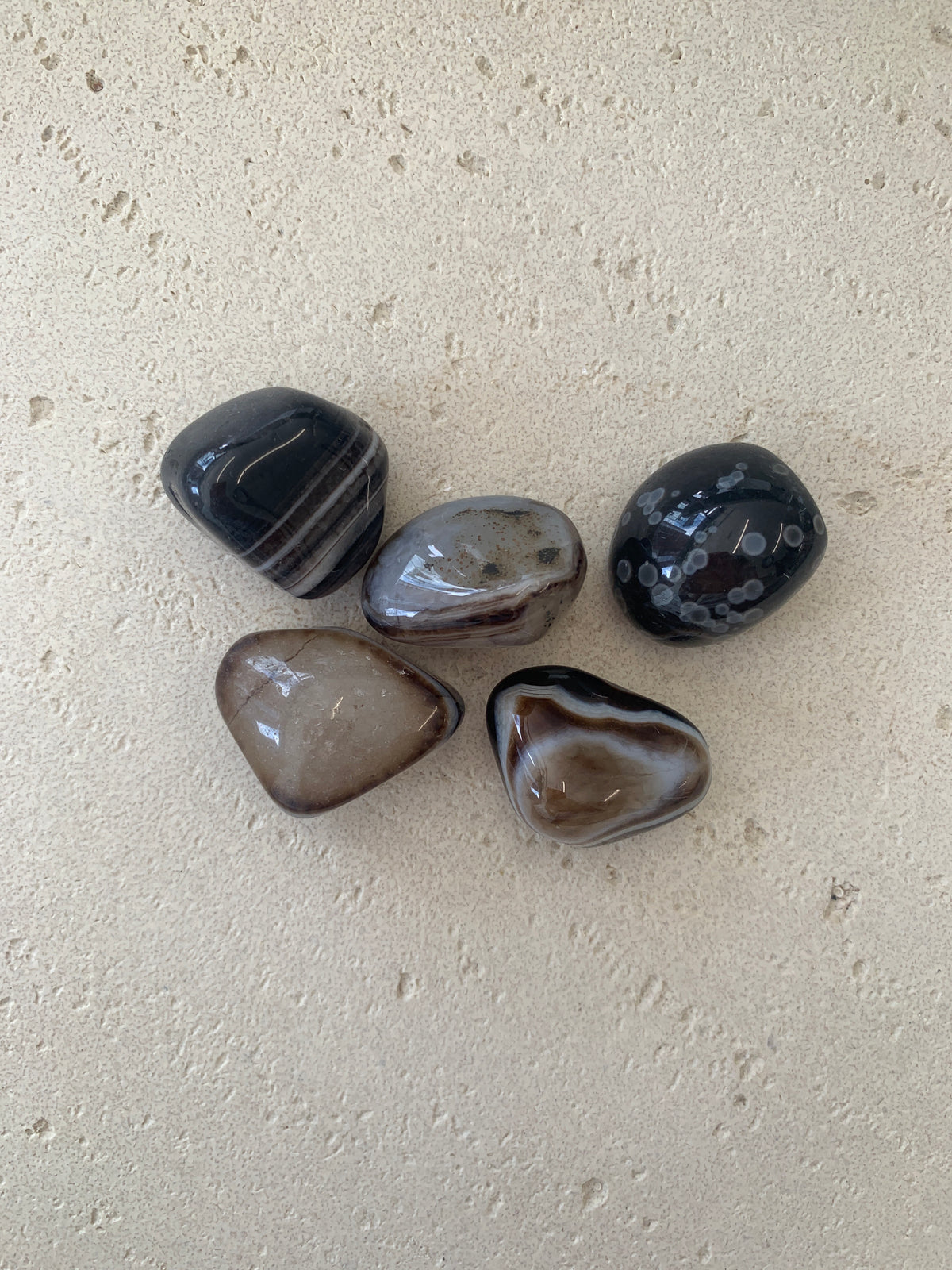 Black banded agate tumble