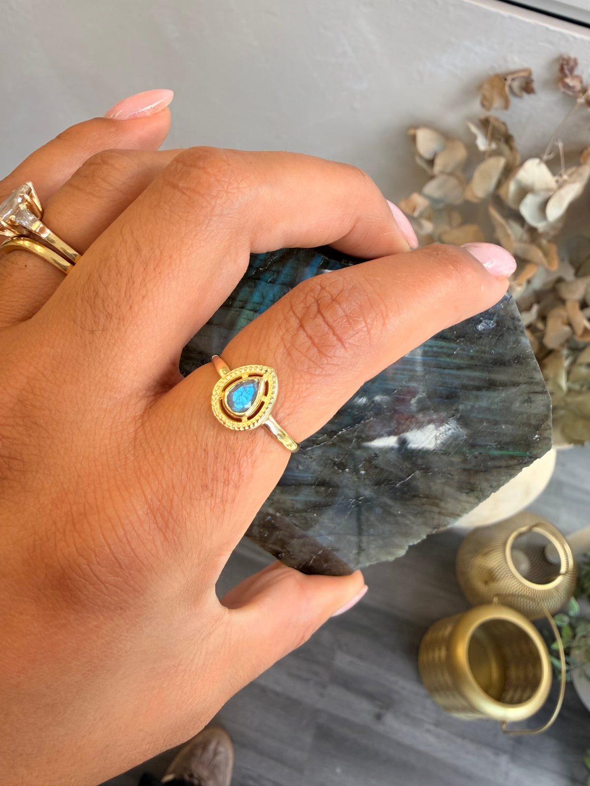 Labradorite pear detailed ring
