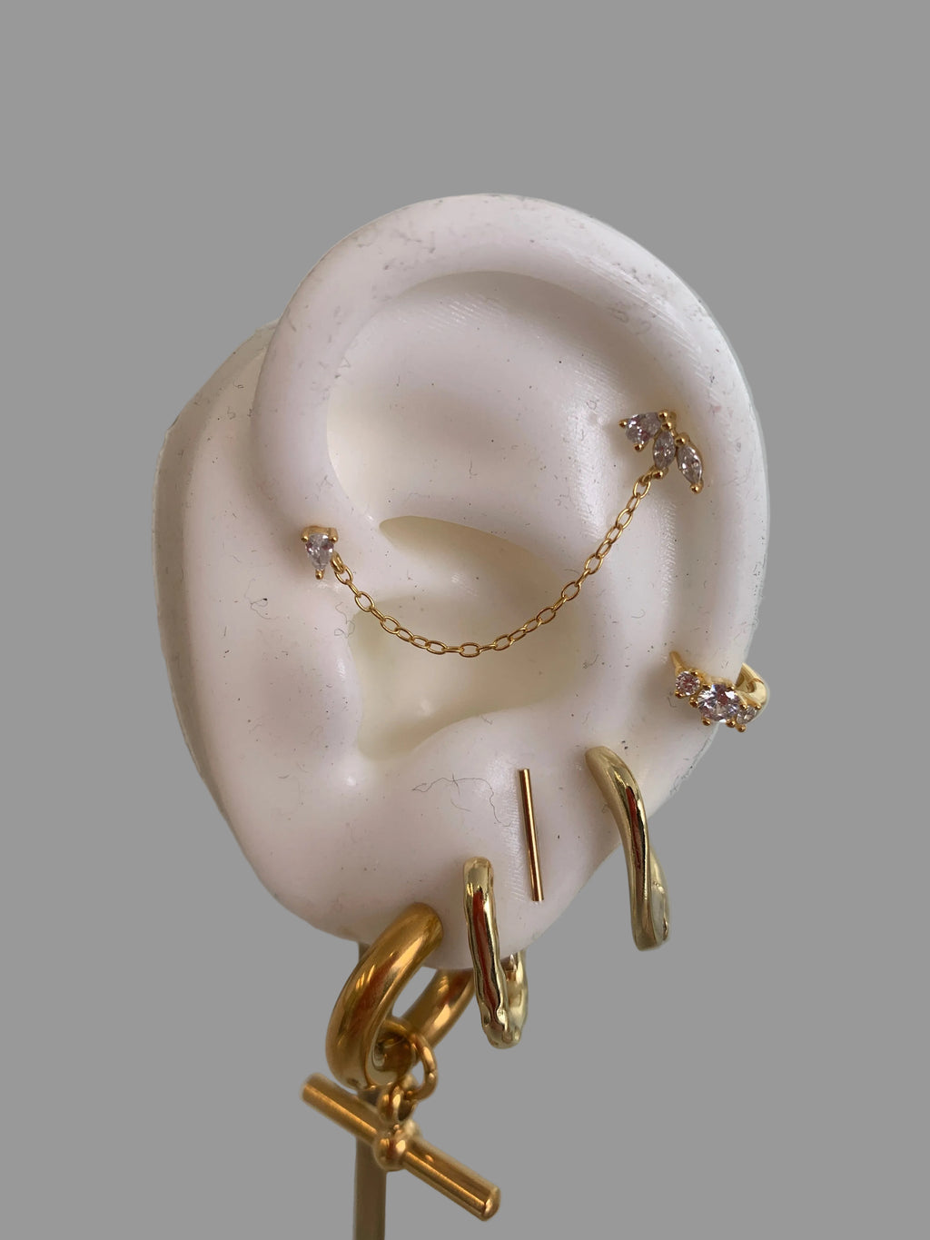 Triple chain stud gold