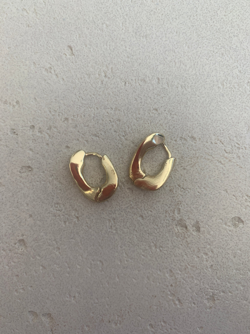 Gold wave Huggies